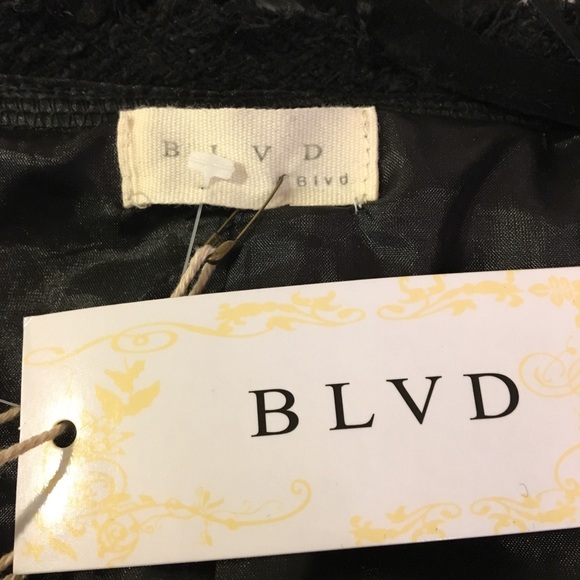 NWT classic black textured jacket w/gold buttons - Picture 6 of 8